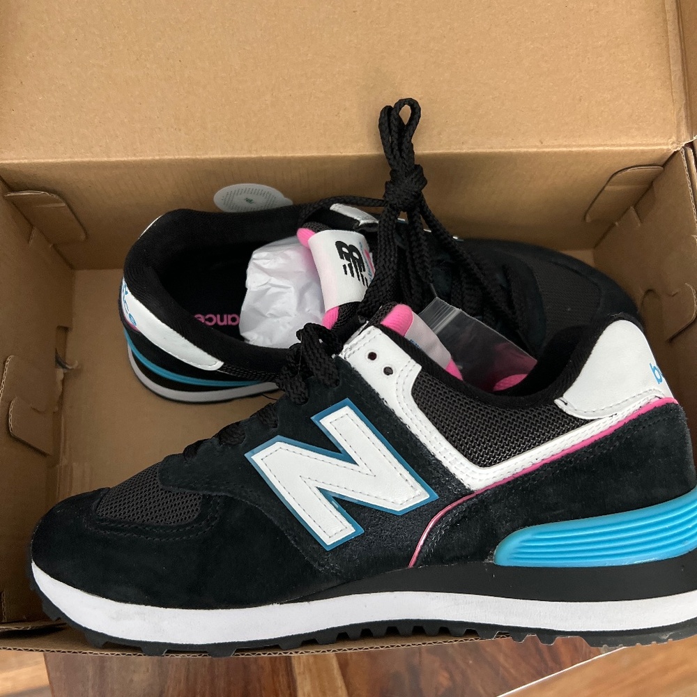 New balance 574 black and pink size 8